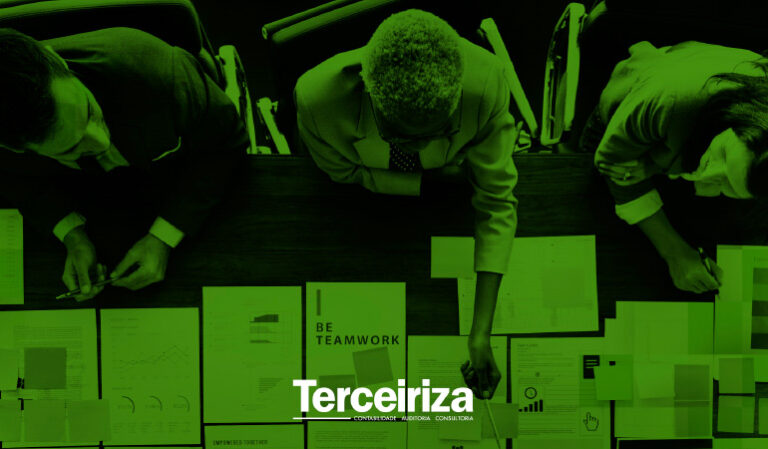 Leia mais sobre o artigo Está pensando em trocar de contador? Não sabe como distratar o contrato?